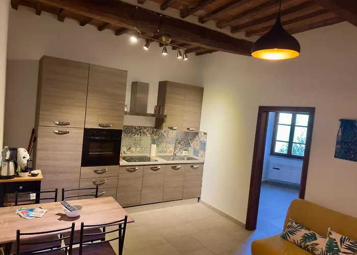 Nel Borgo 수베레토