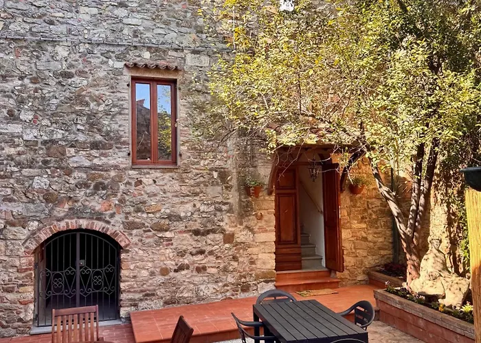 Nel Borgo 수베레토